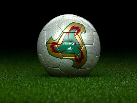 839c21dfa3764ca727f77e1613a92c71.webp Adidas Fernova 2002 World Cup Official Match Ball – 32 Panels - Image 1